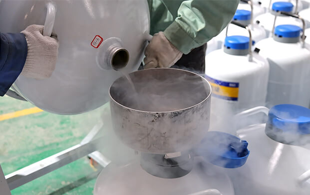 液氮罐內(nèi)液氮裝多少合適？